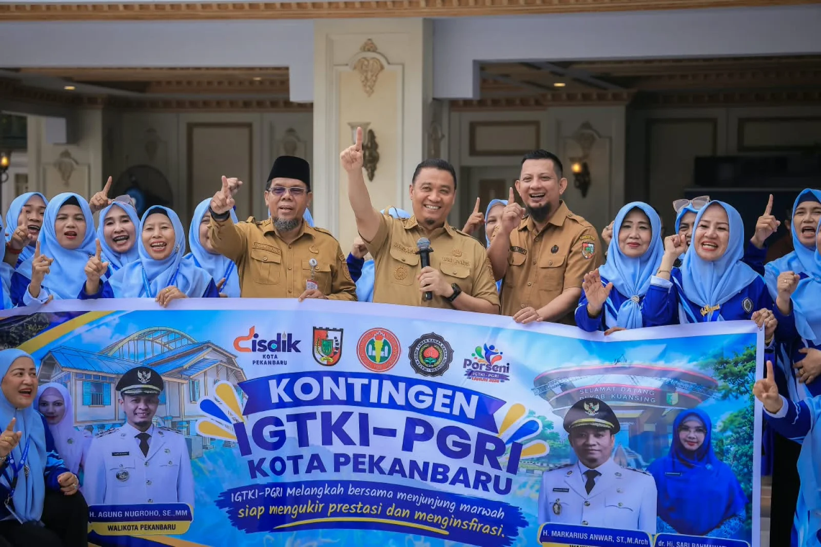 Lepas 65 Guru Ikuti Porseni IGTKI-PGRI, Markarius Berharap Pekanbaru Raih Prestasi
