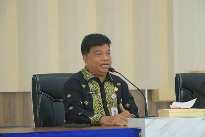 Kepala Disdik Kota Pekanbaru Dr H Abdul Jamal M.Pd