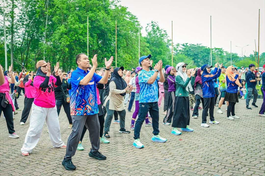 Warga Rumbai Antusias Ikuti Jalan Santai dan Senam Bersama, Wali Kota Gaungkan Program Pekanbaru Sehat
