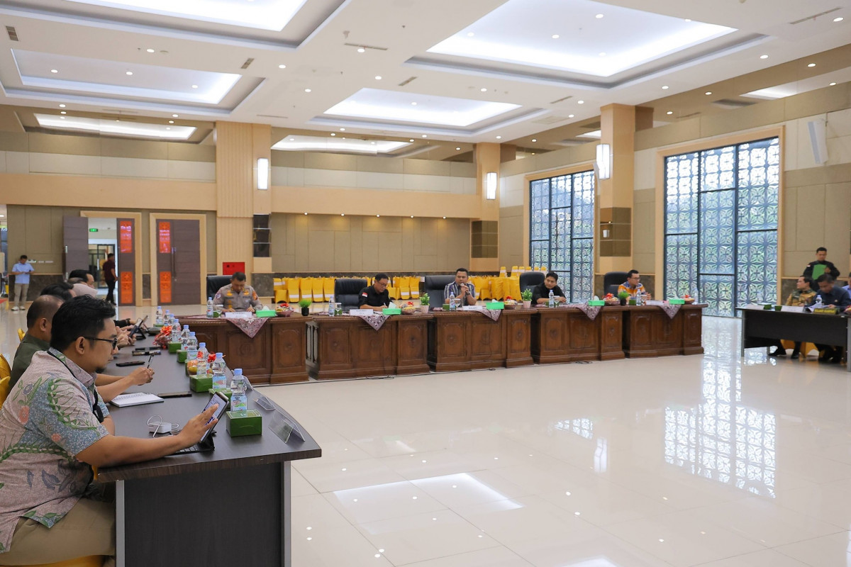Wakil Walikota Pekanbaru Markarius Anwar menghadiri Rapat Pembahasan Penyelesaian AGHT( Ancaman, gan